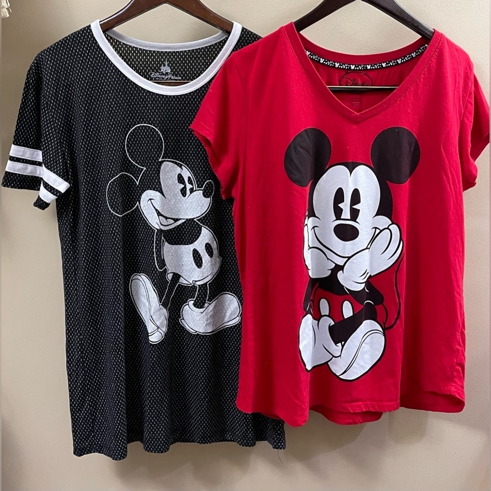 ⭐️BUNDLE⭐️ 2 Disney Mickey Mouse Tops Size 2XL